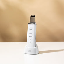 Load image into Gallery viewer, Essia | Ultrasonic Lifting &amp; Exfoliating Wand
